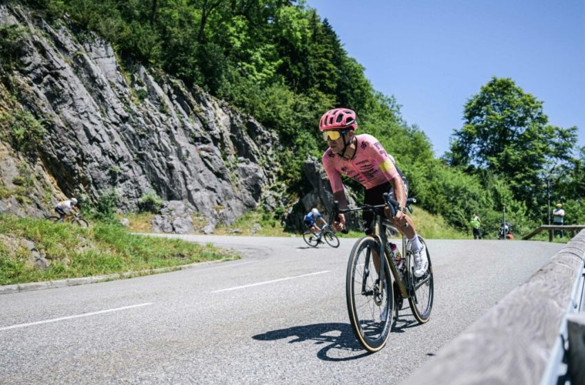  El tricolor Richard Carapaz destaca en la etapa 15 del Tour de Francia pese a no ganarla