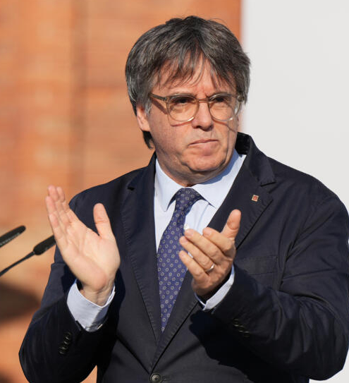  Puigdemont huye a Bélgica y denuncia una «caza de brujas» 