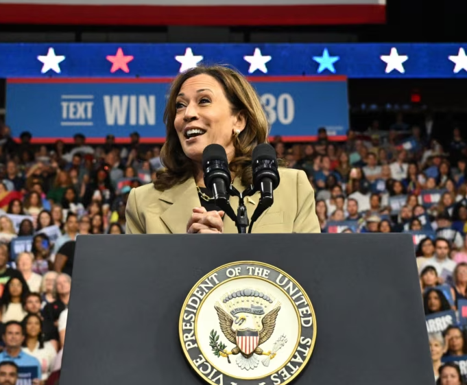  Comité de latinos en EE.UU. respalda la candidatura de Kamala Harris