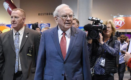  Warren Buffet marca un hito histórico en Wall Street con Berkshire Hathaway