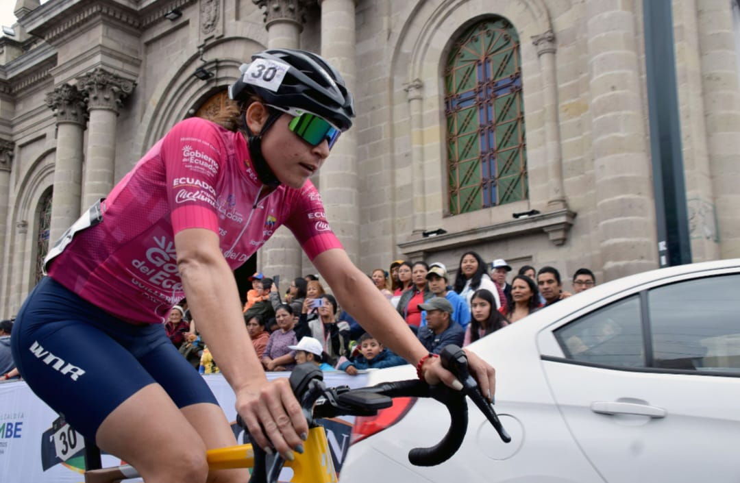  Esther Galarza gana la etapa tres de la Vuelta a Colombia y señala que no tiene que agradecerle a Ecuador