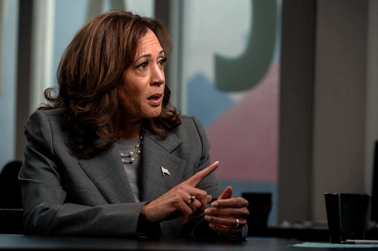  Kamala Harris defiende su cambio de postura sobre la  inmigración irregular