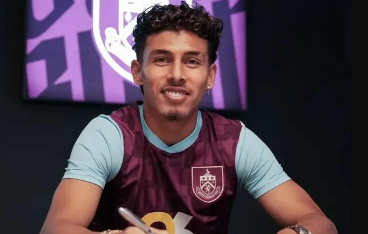  Jeremy Sarmiento fue anunciado como refuerzo del Burnley de Inglaterra