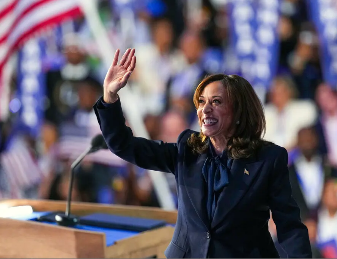  Kamala Harris sigue liderando las encuestas frente a Donald Trump