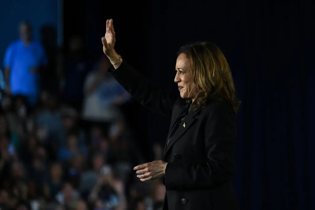  111 exfuncionarios del Partido Republicano firman carta en respaldo a Kamala Harris