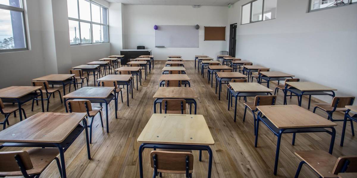  La UNE advierte que 55 mil estudiantes dejaron las aulas durante 2024