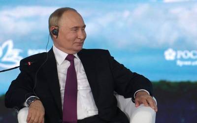  Vladimir Putin se burla de la campaña presidencial de EE.UU. con su “apoyo” a Kamala Harris