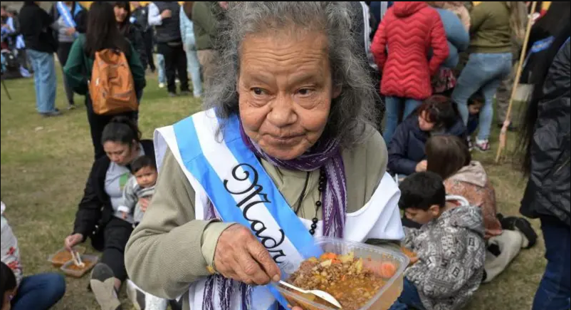  La pobreza en Argentina alcanza 52,9% en el primer semestre de 2024