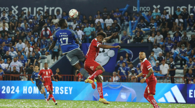  Técnico Universitario eliminó a Emelec y avanza por   la Copa Ecuador