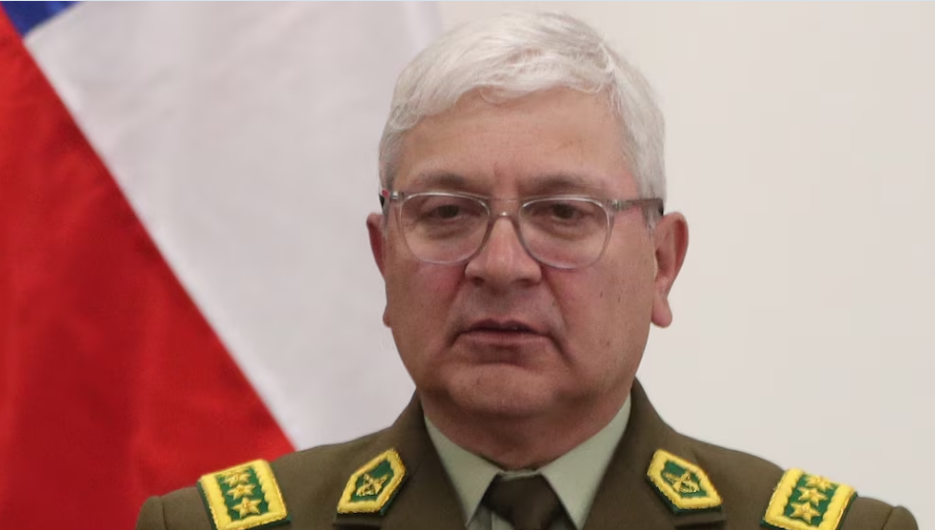  Director de Carabineros de Chile renuncia y será imputado por abusos