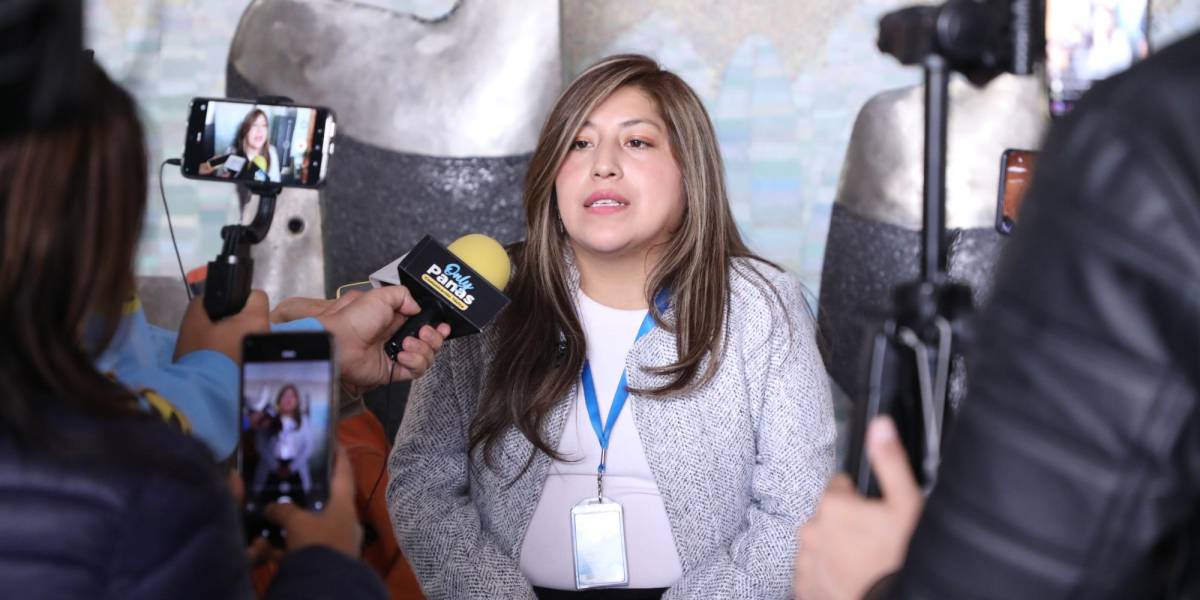  Asambleísta Paola Cabezas pide que Inés Alarcón sea suspendida por 30 días