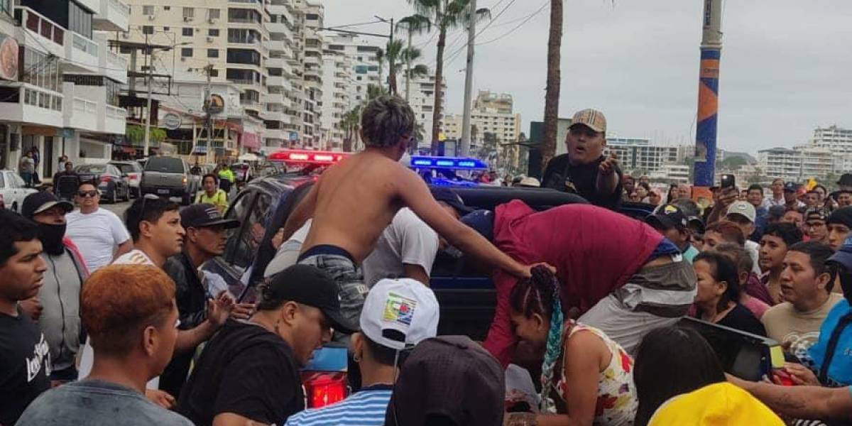  Sicariato e incendio de vehículo: Manta y Salinas viven escenas de terror