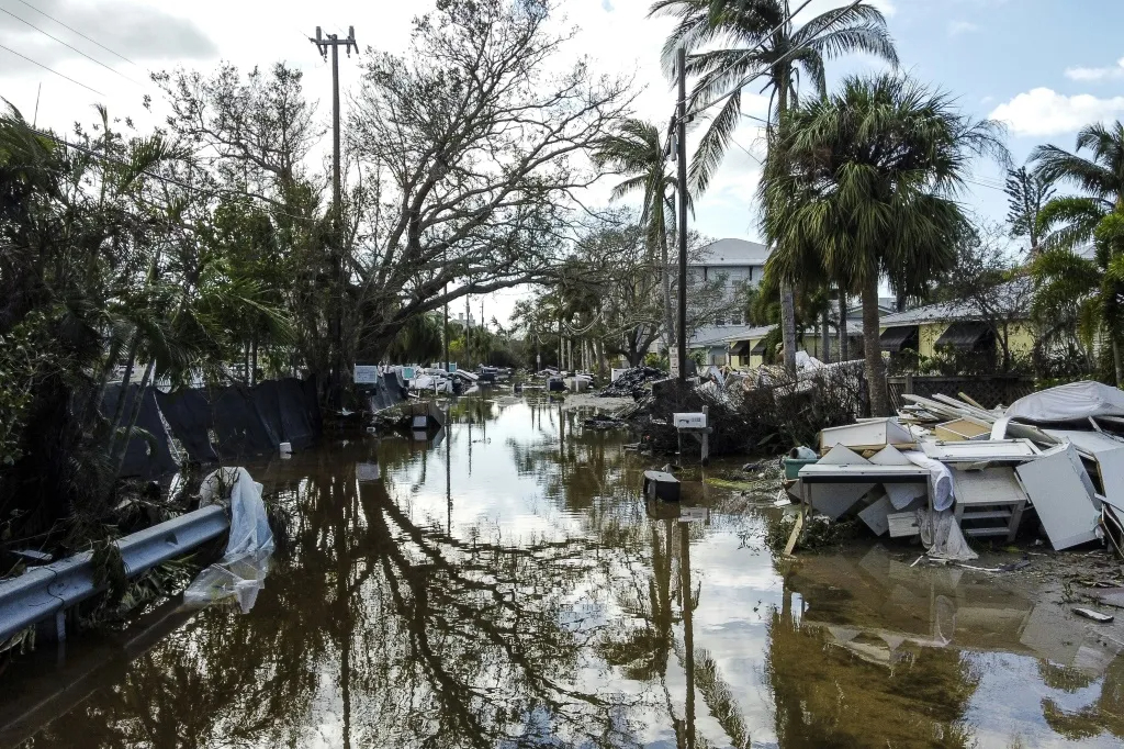  Casi 2 millones sin electricidad en Florida tras Milton