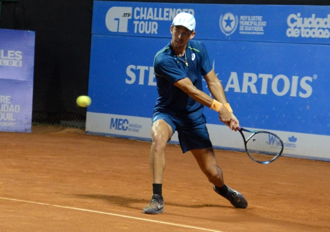  Andrés Andrade supera a Juan Varillas y va a cuartos del Challenger de Guayaquil