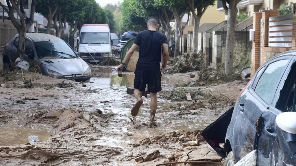  Al menos 95 personas han muerto por las torrenciales lluvias en España. ¿Por qué no se enviaron las alertas?