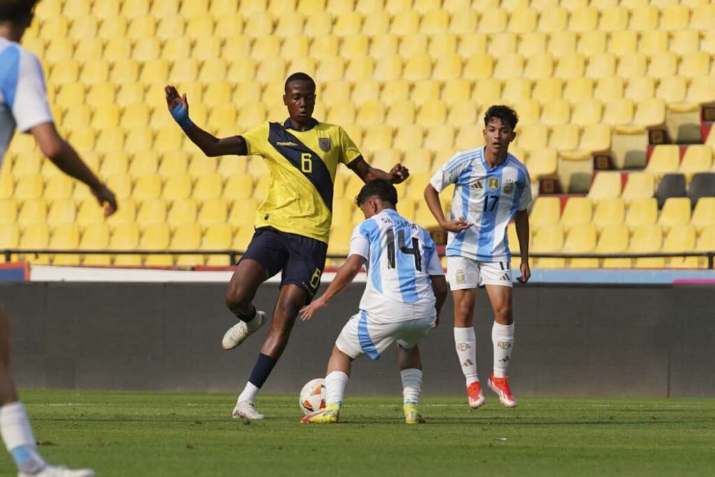  Amistoso entre Ecuador y Argentina sub 16 terminó en golpes