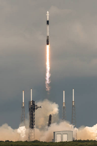  Llega a la Estación Espacial Internacional la nave de Space X que traerá a los astronautas varados