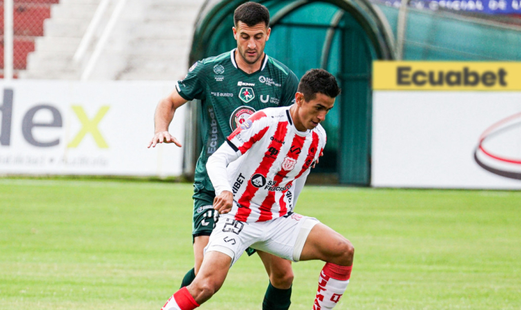  Mushuc Runa y Técnico Universitario empataron en el estadio Bellavista