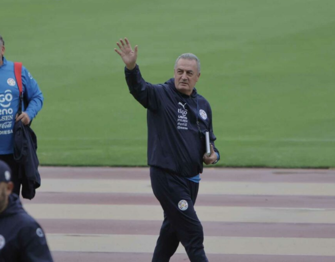  El técnico Gustavo Alfaro tuvo un agradable reencuentro con Ecuador