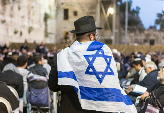  La Europa que no aprende: el resurgimiento del antisemitismo y el silencio cómplice