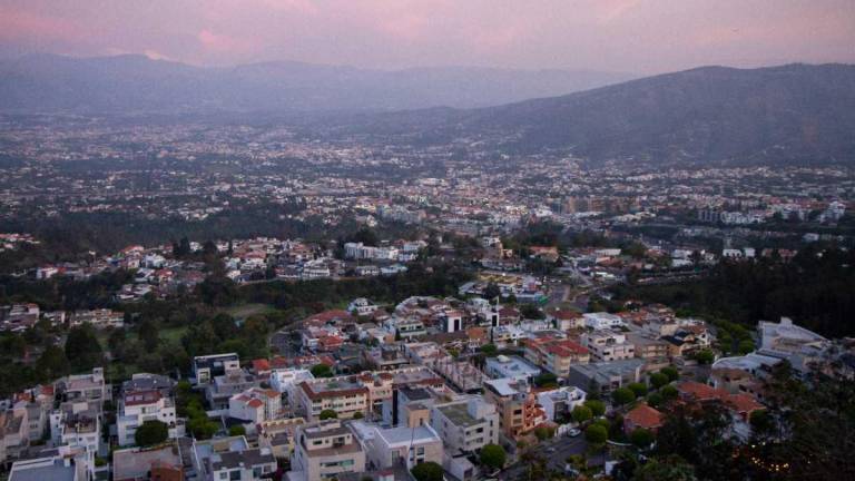  Quito: El auge de los valles y la necesidad de repoblar el Centro Histórico