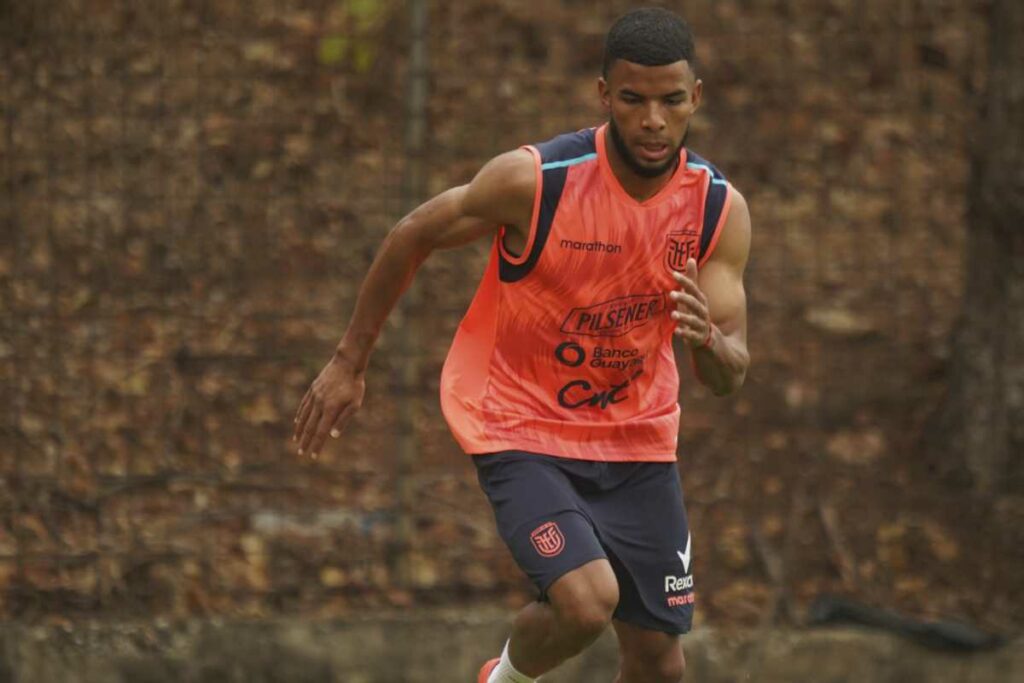  La Selección de Ecuador entrenó en el George Capwell