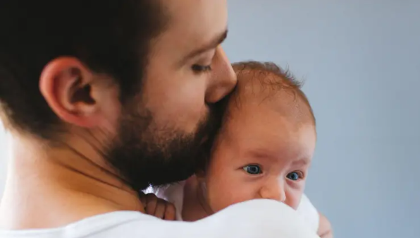  El crucial rol de los hombres en la caída de la natalidad a nivel mundial