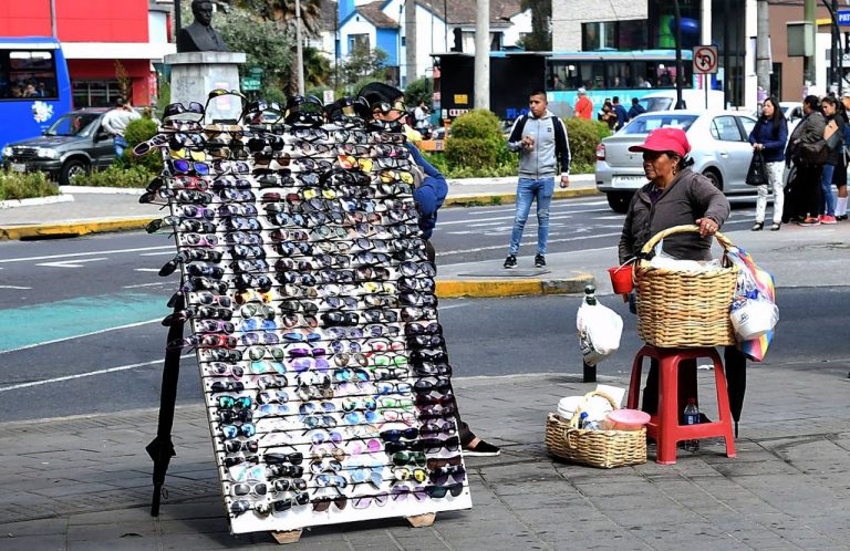  Más de USD 4.300 millones circulan en la economía fuera del control financiero