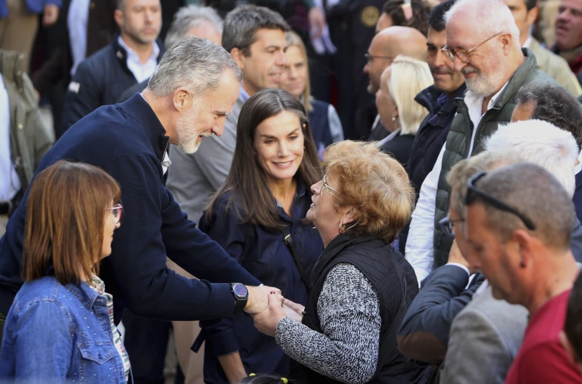  Los reyes de España regresan a la zona devastada por inundaciones