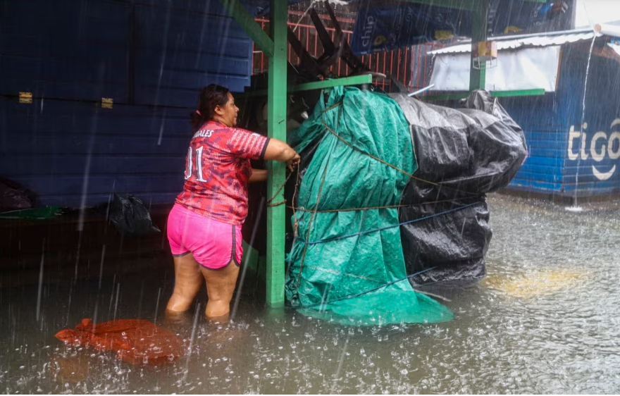  Tormenta Sara causa lluvias y pone en alerta a Belice, Honduras y El Salvador