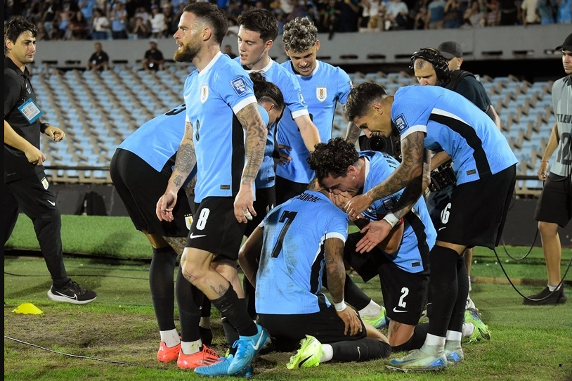  Uruguay vence a Colombia con gol de un ex Liga de Quito, en un final frenético