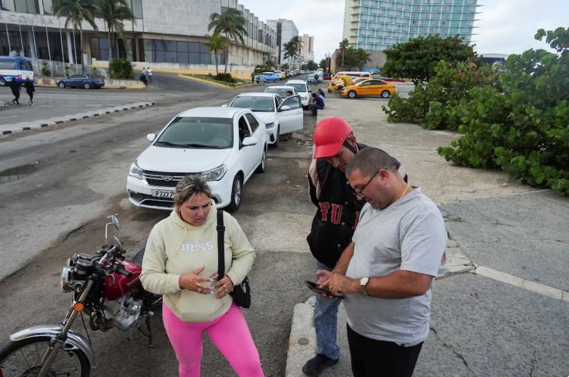  Cubanos se quedan sin combustible en medio de la crisis energética