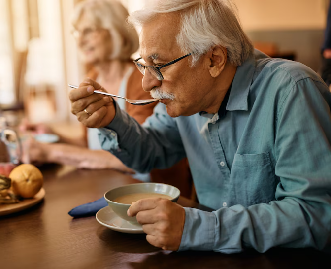  Estos son los alimentos que pueden aumentar el riesgo de sufrir demencia