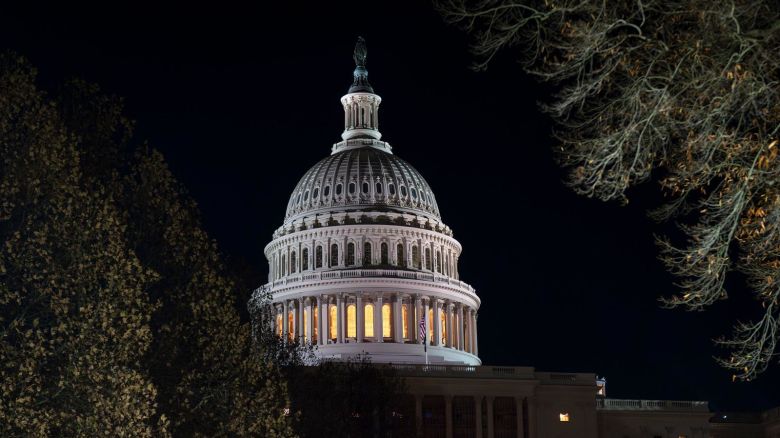  El Congreso evita el cierre del Gobierno después de que los republicanos quitaran la petición de límite de deuda de Trump