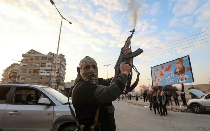  Rebeldes toman segunda ciudad en Siria y aumentan la presión sobre el Gobierno