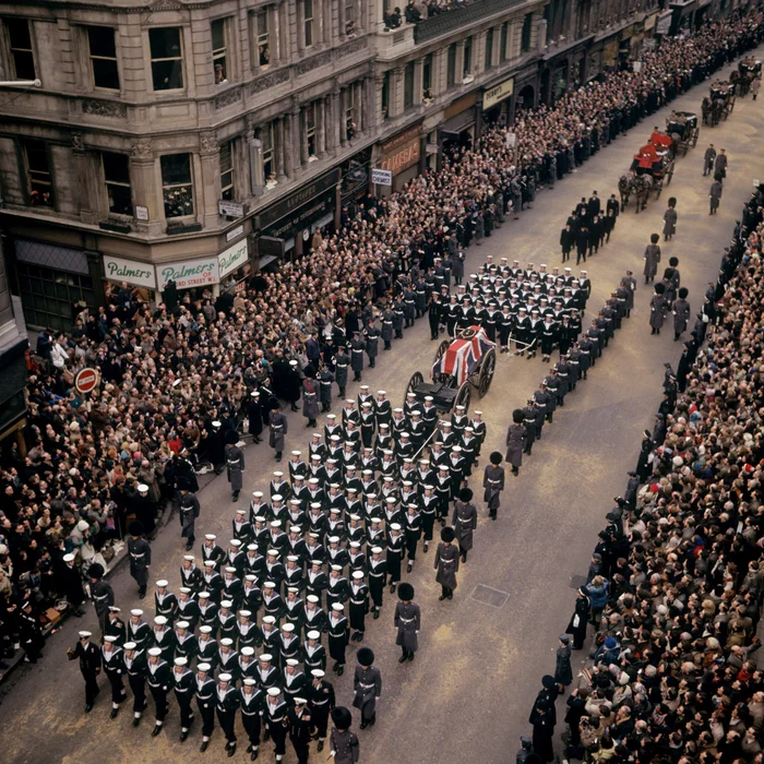  El impactante funeral de Churchill: la Reina fuera de protocolo y 321.000 personas frente al féretro