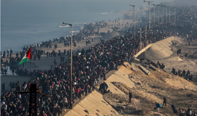  Palestinians begin returning to their homes in northern Gaza