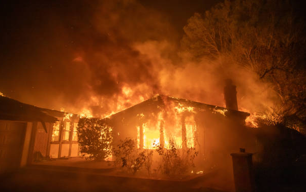  Estallan nuevos incendios y el número de muertos aumenta en Los Ángeles